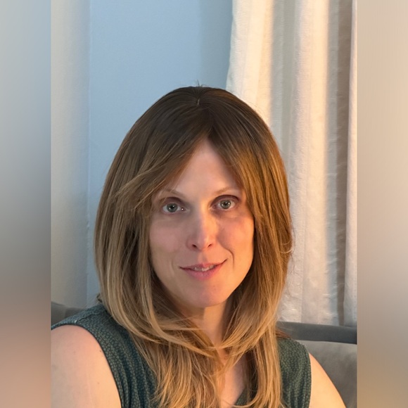 Unknown Amazon Wig Soft Layered Synthetic Fibers with Trimmed Bangs - Picture 13 of 15